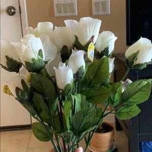 NWT | Bundle of 8 Branches of White Roses